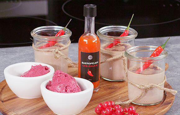 Schoko-Chili Panna Cotta & Beeren Mousse